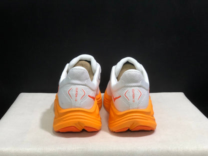 HOKA ONE ONE Clifton 10